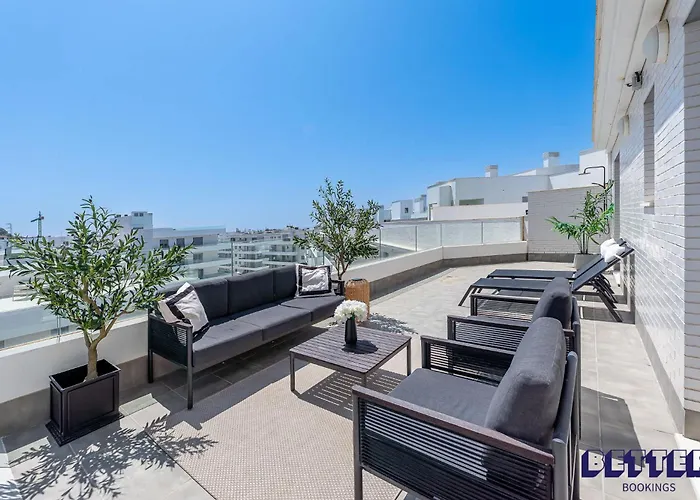 Prime Penthouse Location By Better Bookings Apartment